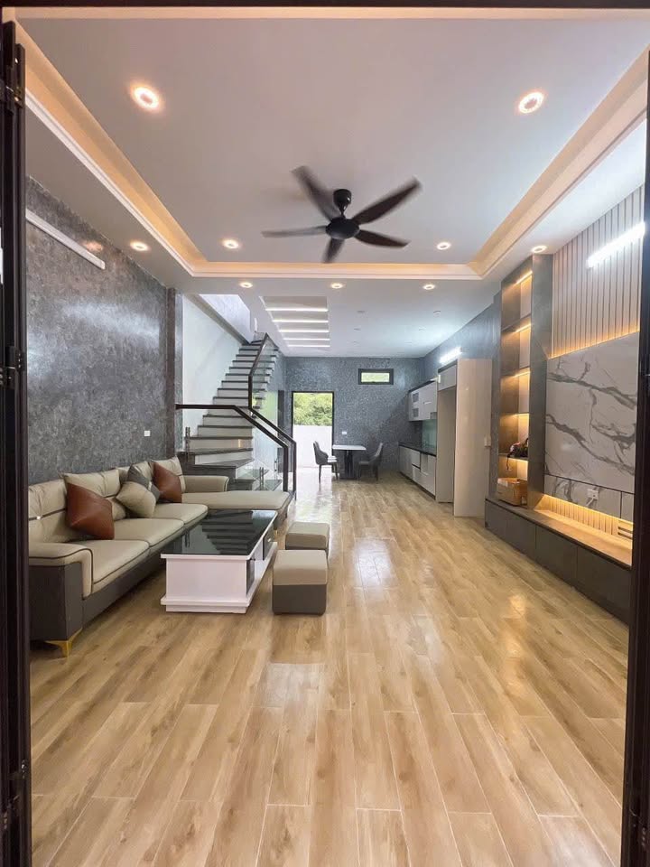  Nhà 3T mặt ngõ ô tô – 173 Tô Hiến Thành