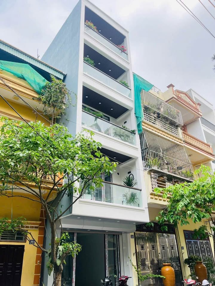   NHÀ 5 TẦNG MẶT ĐƯỜNG LÊ NGỌC HÂN -  BÃI VƯỢT 