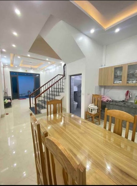 Bán nhà mới ngõ Cầu Đông – Lộc Vượng, Nam Định 3 tầng, ngõ nông cách đường 15m, có sân cổng 50m², 3PN – 3VS, full công năng