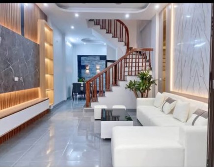 NHÀ 3 TẦNG NGÕ Ô TÔ ĐỖ CỬA NGÔ GIA TỰ TRUNG TÂM
