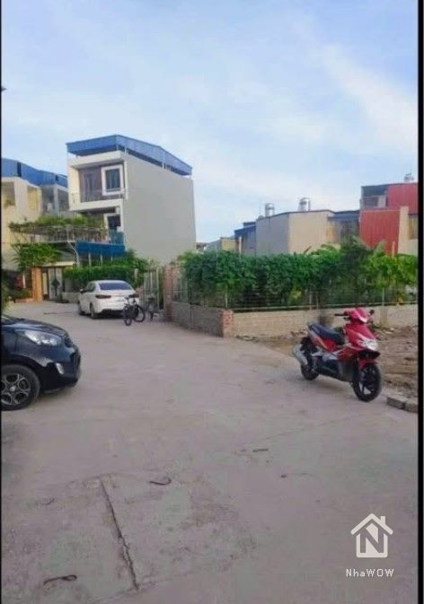 ĐẤT NGÕ 2 Ô TÔ TRÁNH NHAU – ĐƯỜNG CẦU ĐÔNG, P. LỘC VƯỢNG, NAM ĐỊNH