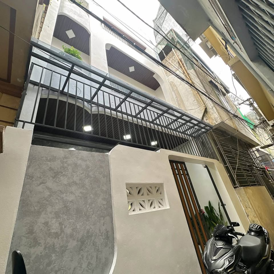  NHÀ 3 TẦNG CÓ SÂN CỔNG – NGÕ TRẦN NHẬT DUẬT 